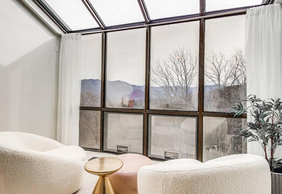Lux Retro Getaway W/ Ober & Smoky Mtn Views! Gatlinburg Exterior foto