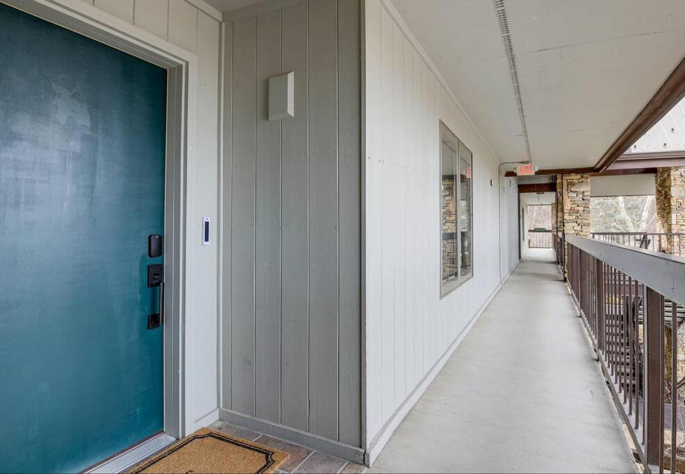 Lux Retro Getaway W/ Ober & Smoky Mtn Views! Gatlinburg Exterior foto