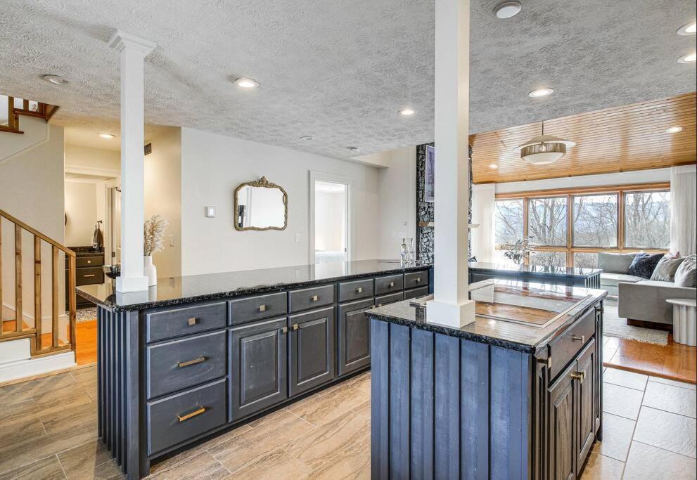 Lux Retro Getaway W/ Ober & Smoky Mtn Views! Gatlinburg Exterior foto